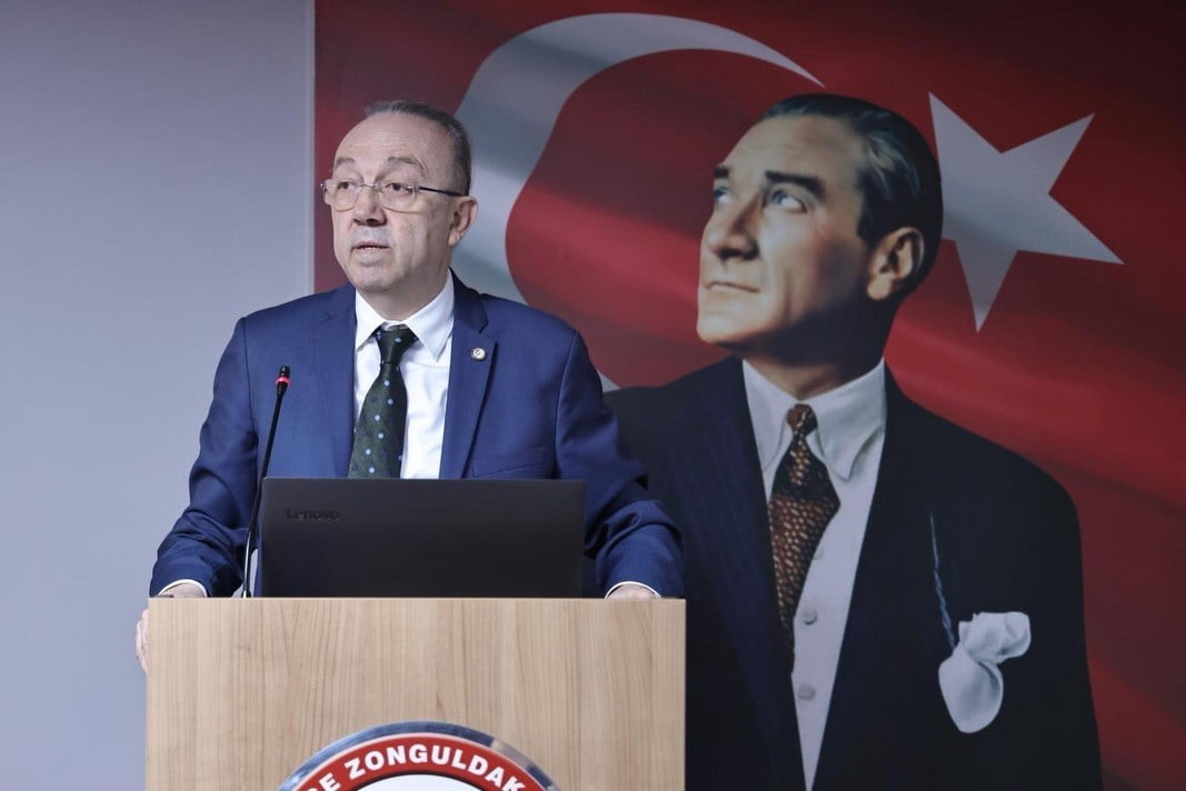 14 MAYIS ECZACILIK GÜNÜ KAPSAMINDA 17. BÖLGE ZONGULDAK ECZACI ODASI TARAFINDAN DÜZENLENEN PANELDE...
