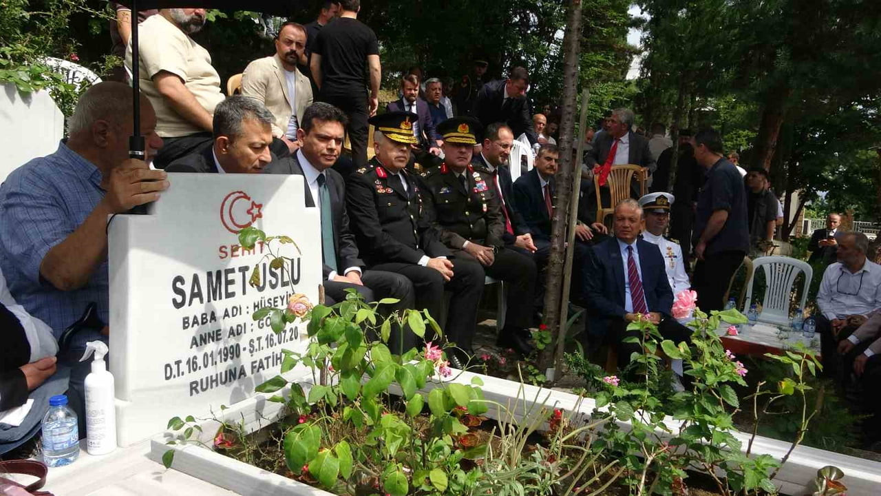 15 TEMMUZ 2016'DA FETÖ MENSUPLARINCA GERÇEKLEŞTİRİLEN HAİN DARBE GİRİŞİMİ SIRASINDA İSTANBUL'DA...