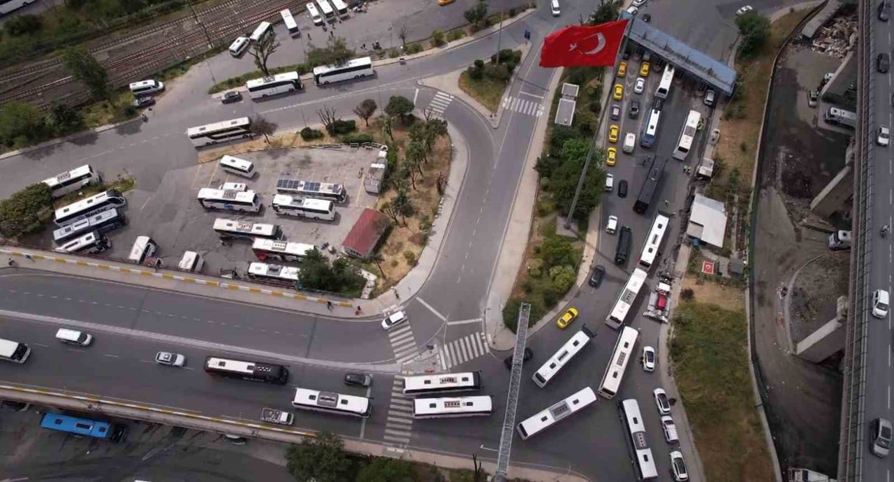 15 TEMMUZ DEMOKRASİ OTOGARI'NDA BAYRAM YOĞUNLUĞU HAVADAN GÖRÜNTÜLENDİ