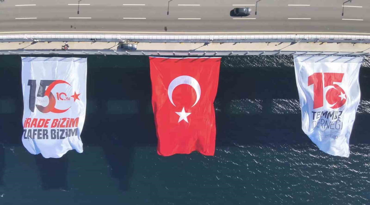 15 TEMMUZ DEMOKRASİ VE MİLLÎ BİRLİK GÜNÜ ETKİNLİKLERİ ÇERÇEVESİNDE 1915 ÇANAKKALE KÖPRÜSÜ’NDE TÜRK...