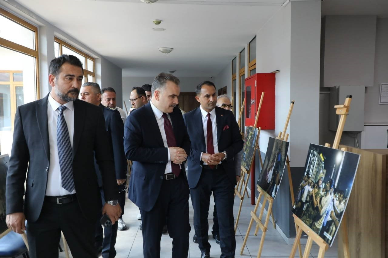 15 TEMMUZ DEMOKRASİ VE MİLLİ BİRLİK GÜNÜ ETKİNLİKLERİ KAPSAMINDA EDREMİT’TE "İRADE BİZİM, ZAFER...
