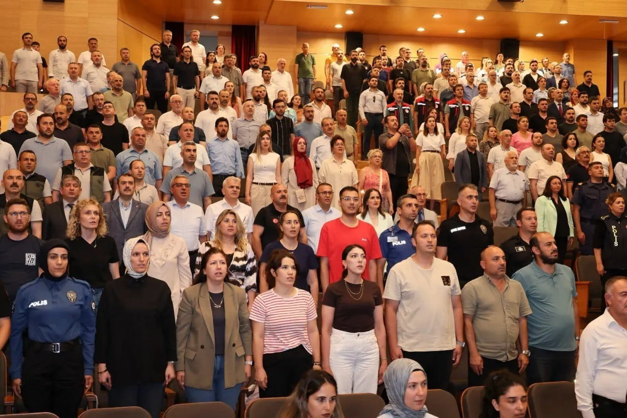 15 TEMMUZ DEMOKRASİ VE MİLLÎ BİRLİK GÜNÜ ETKİNLİKLERİ KAPSAMINDA SİNOP'TA "15 TEMMUZ" KONULU PANEL...
