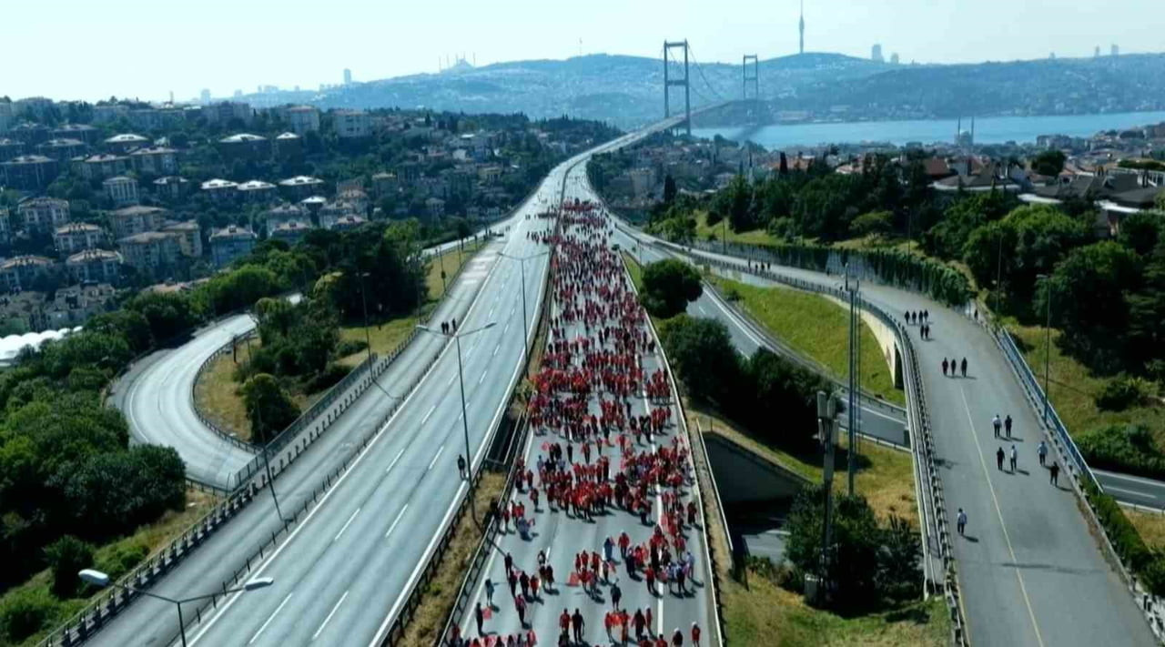 15 TEMMUZ DEMOKRASİ VE MİLLİ BİRLİK GÜNÜ KAPSAMINDA DÜZENLENEN ANMA YÜRÜYÜŞÜ, ZİNCİRLİKUYU'DAN...