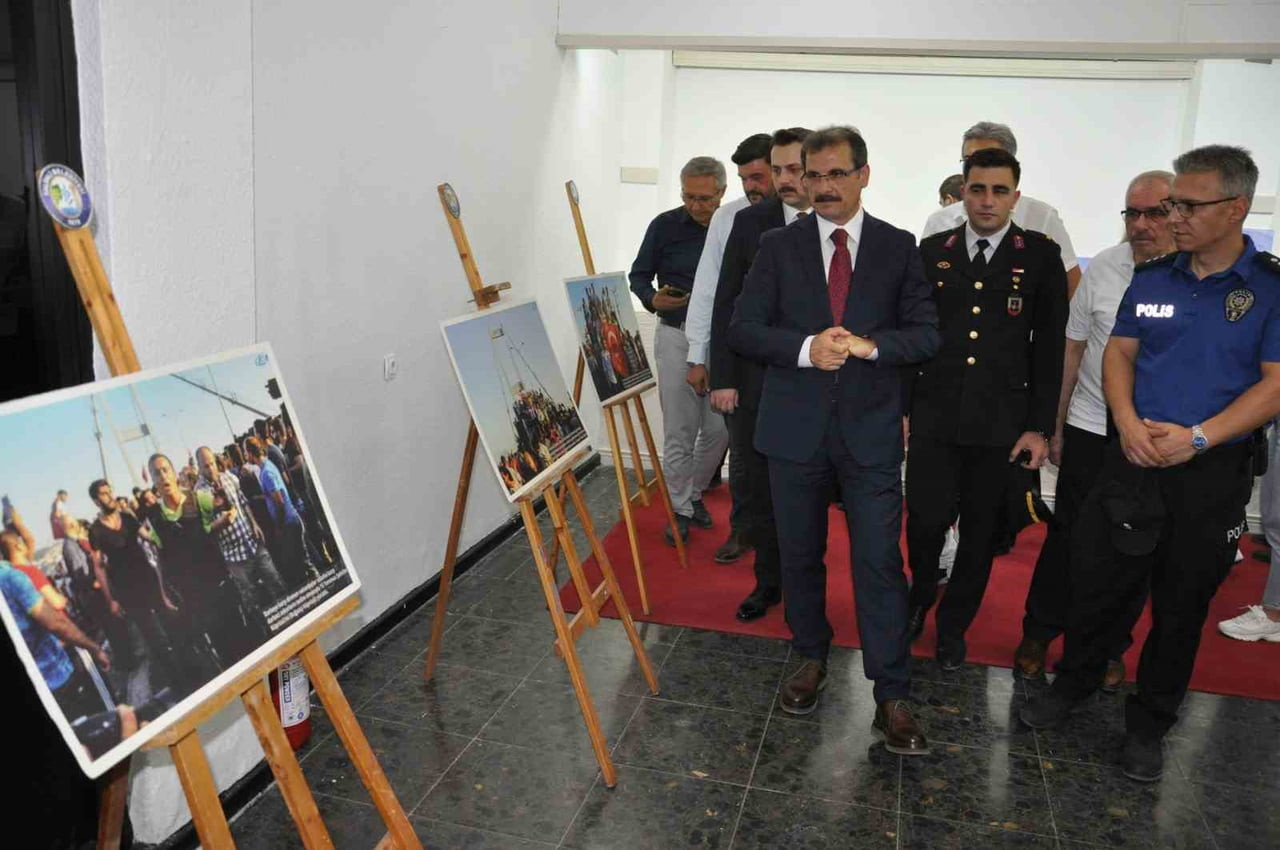 15 TEMMUZ DEMOKRASİ VE MİLLİ BİRLİK GÜNÜ KAPSAMINDA MANİSA’NIN SALİHLİ İLÇESİNDE AÇILAN "15 TEMMUZ...