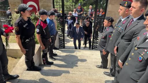 15 Temmuz Demokrasi ve Milli Birlik Günü'nde şehitlik ziyareti