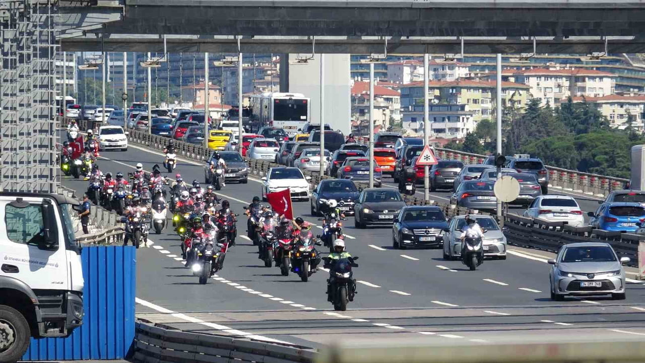 15 TEMMUZ HAİN DARBE GİRİŞİMİ’NİN 10'UNCU YIL DÖNÜMÜNDE İSTANBUL’DA YÜZLERCE BİSİKLETÇİ VE...