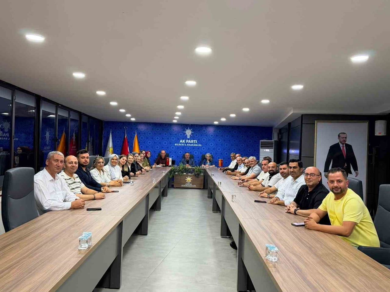 15 TEMMUZ HAZIRLIKLARI AK PARTİ’DE MASAYA YATIRILDI