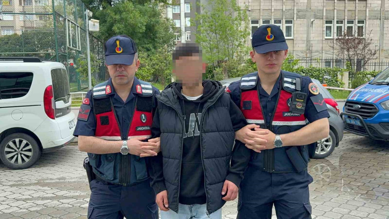 17 YAŞINDAKİ A.C.A.. JANDARMA TARAFINDAN GÖZALTINA ALINDI.