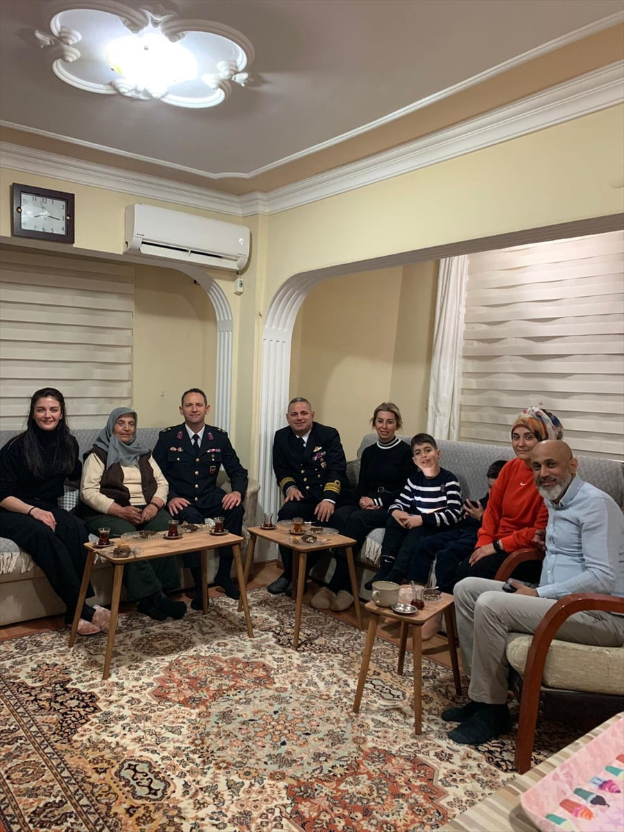 18 Mart Şehitleri Anma Günü ve Çanakkale Deniz Zaferi'nin 121. yıl dönümü dolayısıyla Marmaris'te...