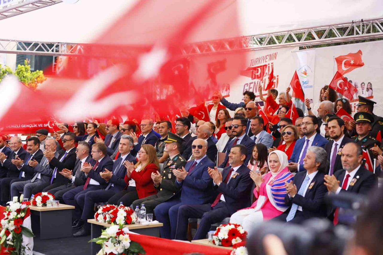 19 MAYIS ATATÜRK’Ü ANMA VE GENÇLİK VE SPOR BAYRAMI KUTLAMALARI, SABAH SAATLERİNDE VALİLİK ATATÜRK...