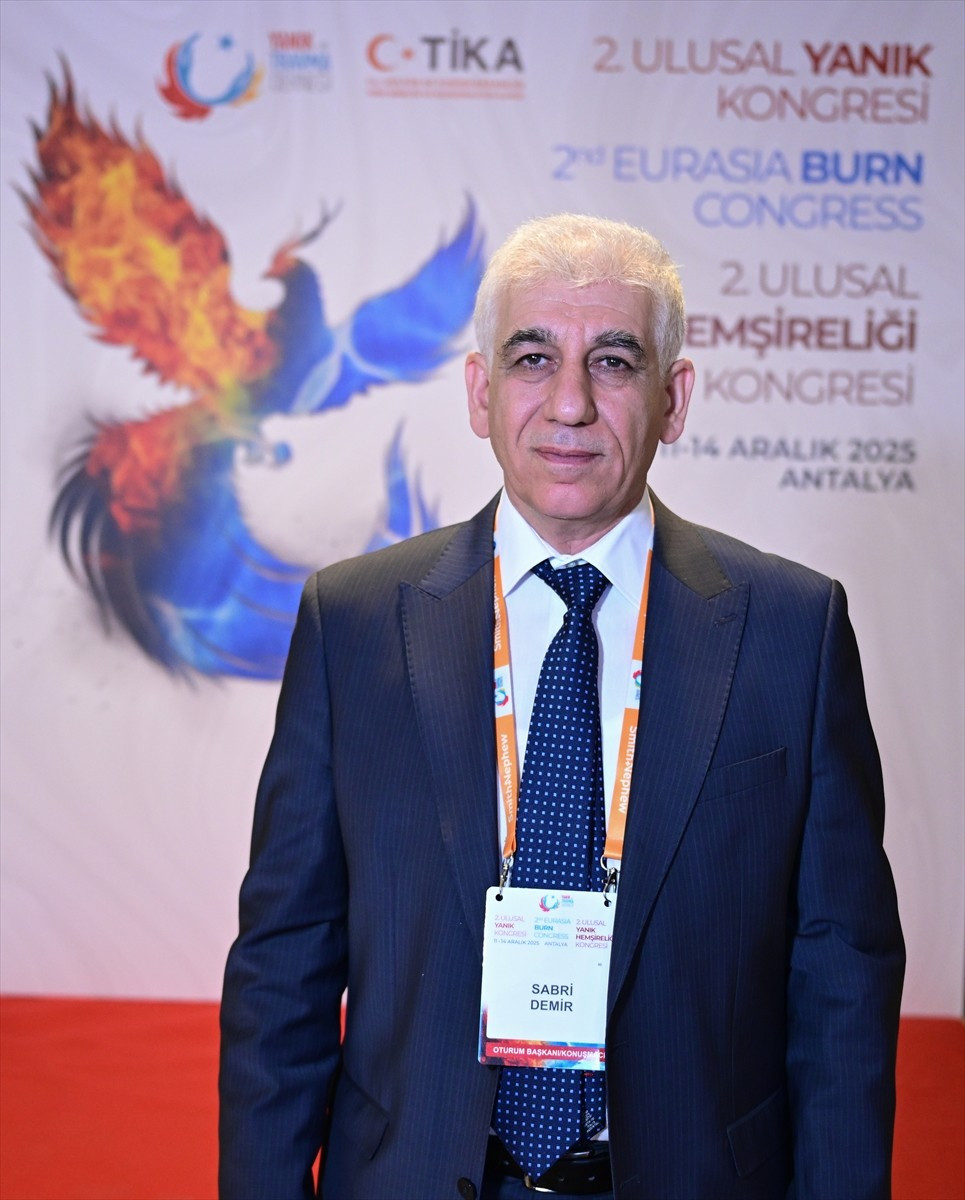 2. Avrasya Yanık Kongresi Başkanı, Sağlık Bakanlığı Yanık Bilim Kurulu Üyesi ve Ankara Bilkent...