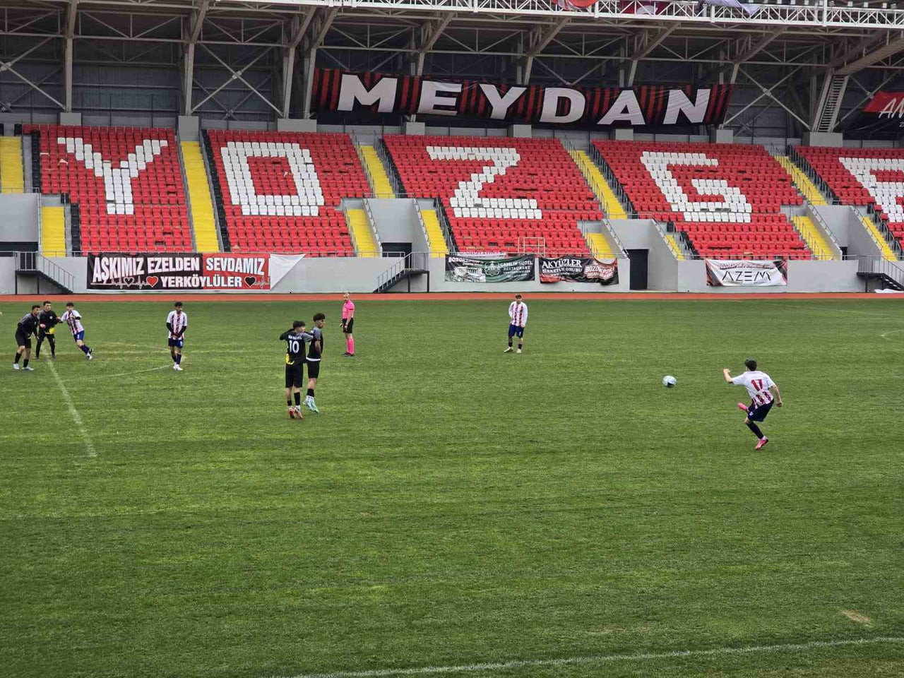 2025-2026 EĞİTİM VE ÖĞRETİM YILI OKUL SPOR FAALİYETLERİ FUTBOL GENÇLER E/K GRUP YARIŞMALARI...