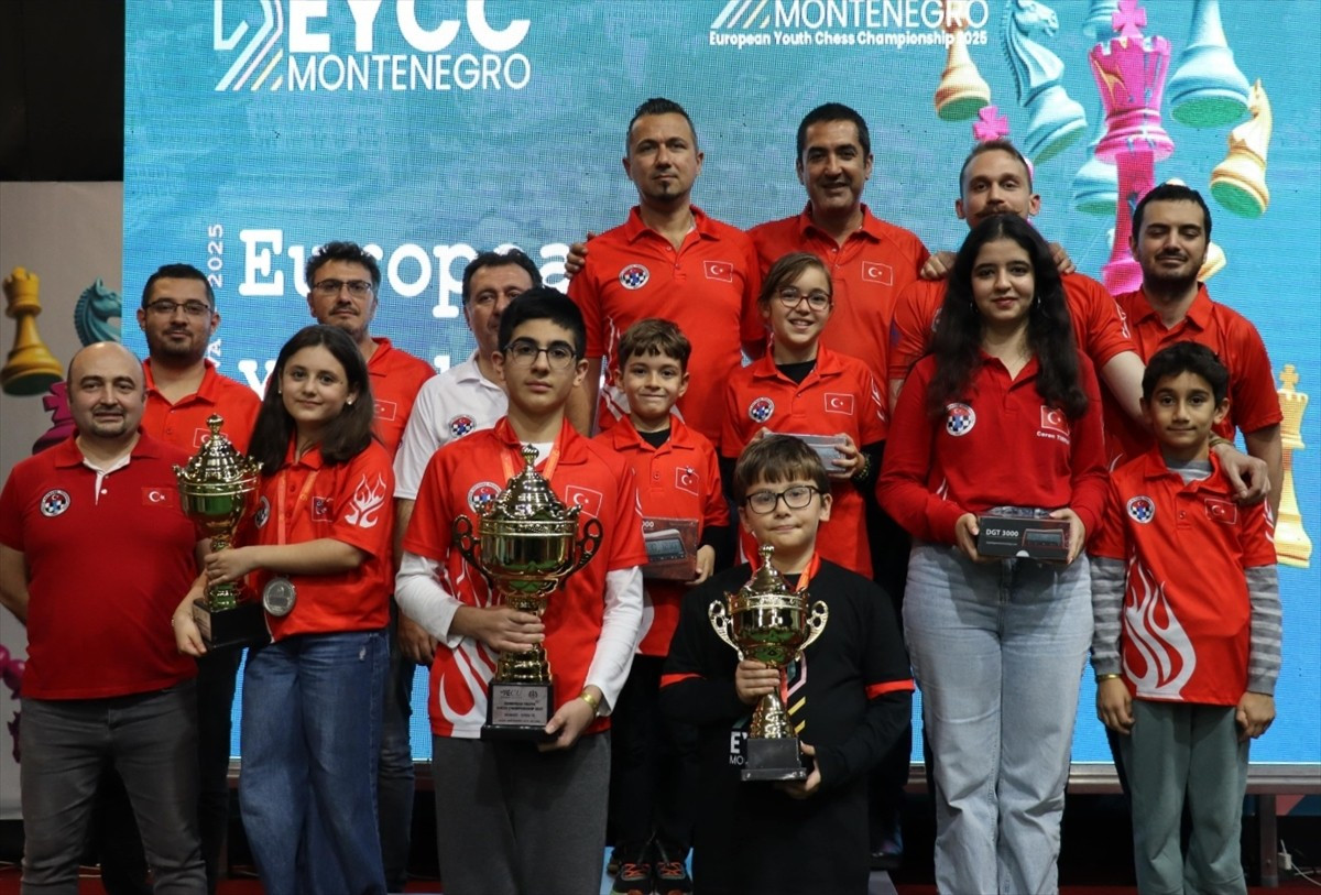 2025 Avrupa Yaş Grupları Satranç Şampiyonası'nda Türkiye'yi temsil eden sporcular, 1 altın, 2...