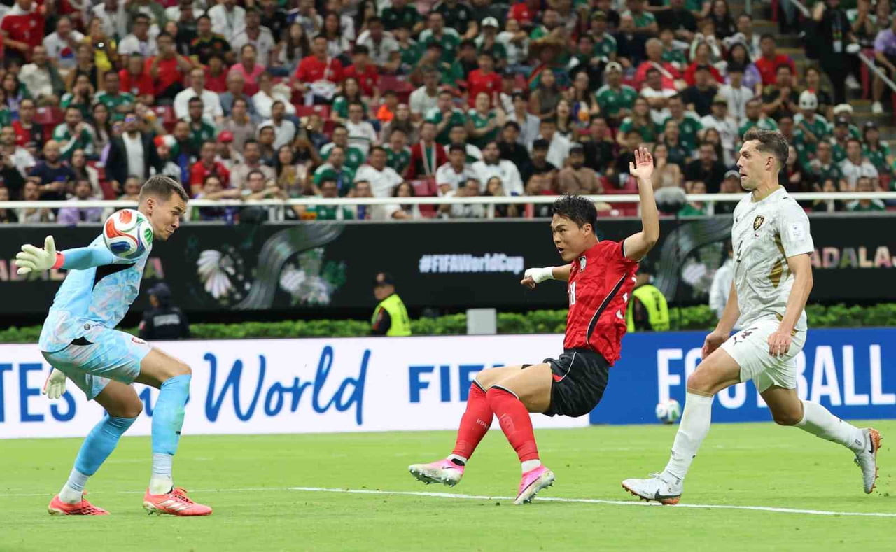 2026 FIFA DÜNYA KUPASI A GRUBU İLK MAÇINDA GÜNEY KORE, GERİYE DÜŞTÜĞÜ KARŞILAŞMADA ÇEKYA'YI 2-1...