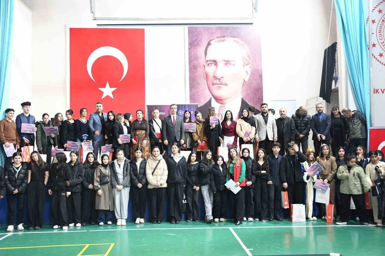 2026 KÜLTÜR VE SANAT YARIŞMALARI KAPSAMINDA DÜZENLENEN TİYATRO YARIŞMASI’NIN ŞIRNAK İL FİNALİ...