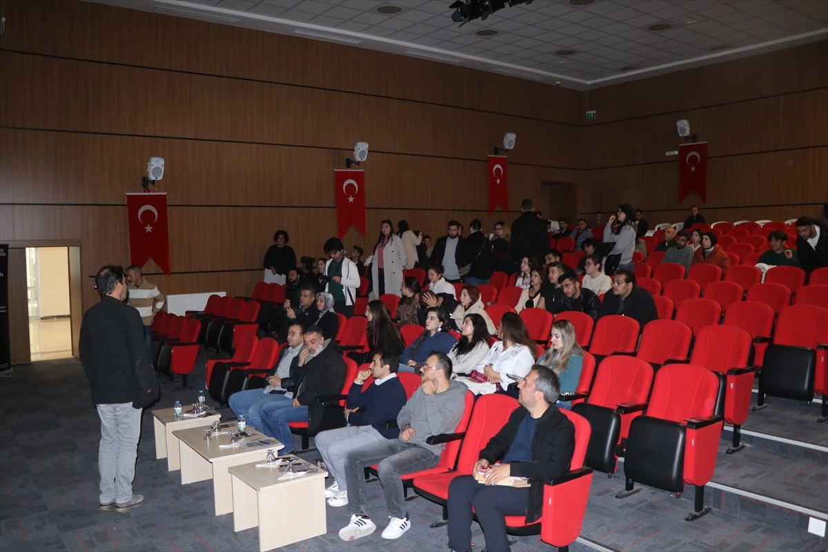 21. Akbank Kısa Film Festivali'nin ödüllü filmleri, Çankırı Karatekin Üniversitesi'nde (ÇAKÜ)...