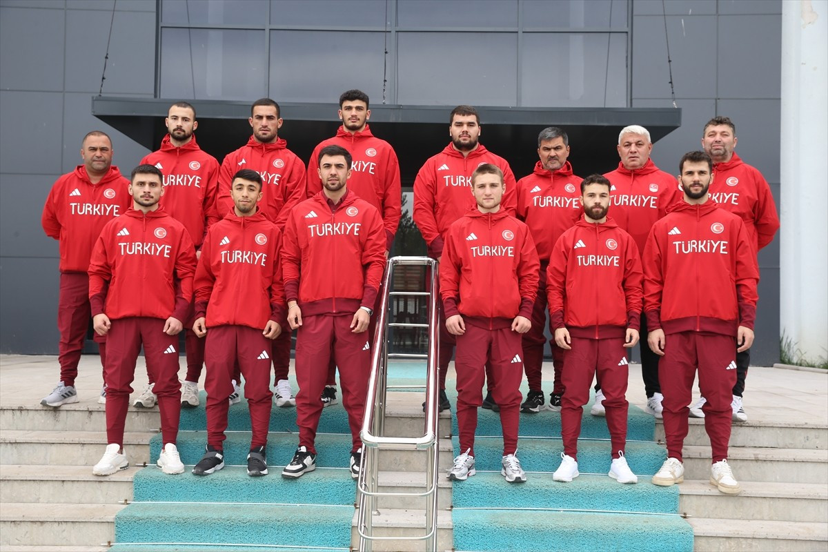 23 yaş altı kadın ve erkek boks milli takımlarının hedefi, Macaristan'da düzenlenecek Avrupa...