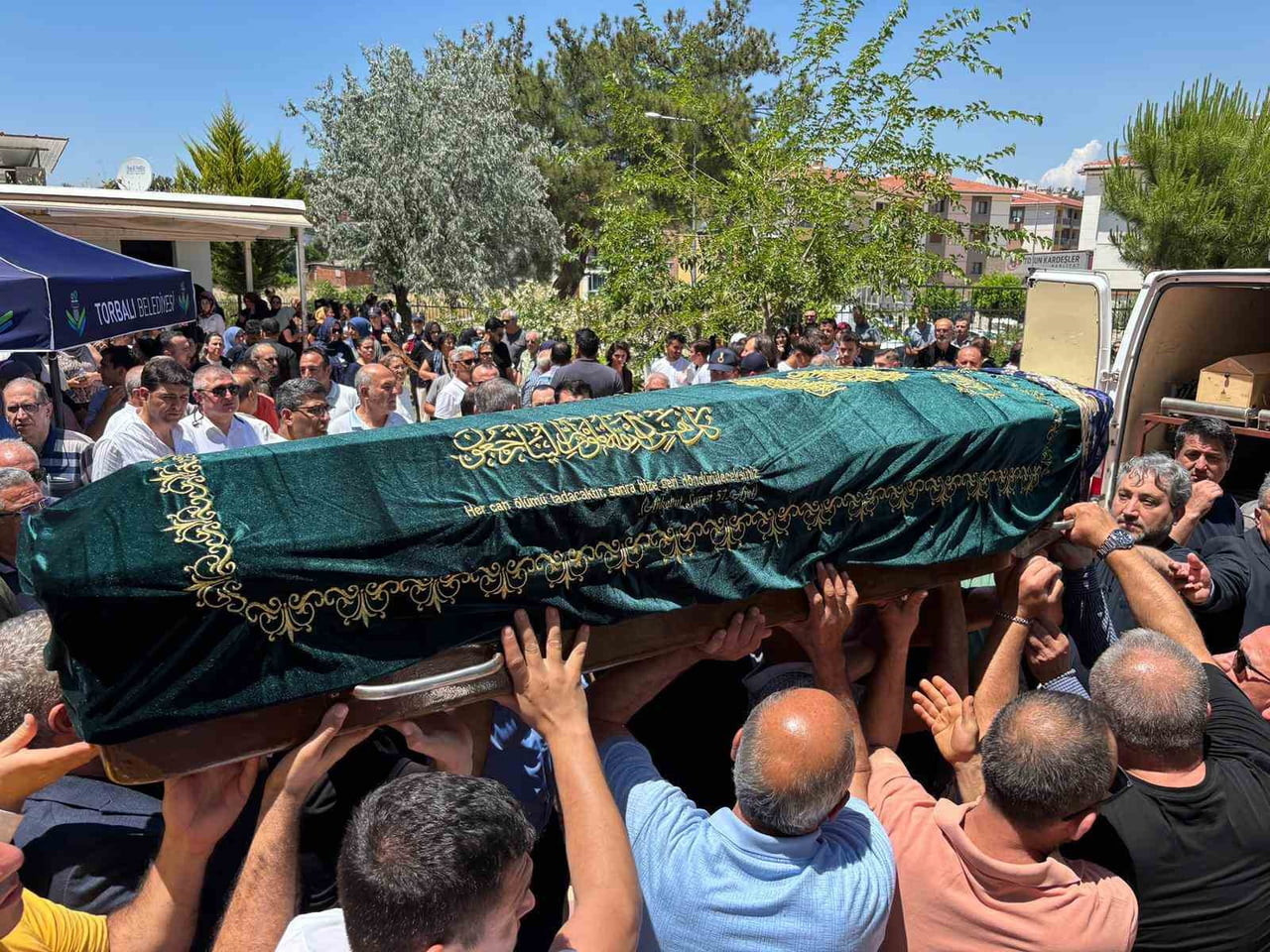 24 YAŞINDAKİ ANASINIFI ÖĞRETMENİ AYŞE IRMAK KOPARAN, MEMLEKETİ İZMİR'İN TORBALI İLÇESİNDE...