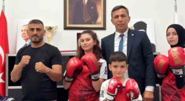Başarılı sporculardan beylikova gençlik ve spor ilçe müdürü gülmez’e ziyaret