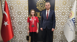 Gölcük'ün Şampiyonu Alara Gökalp, Başkan Sezer ile Buluştu