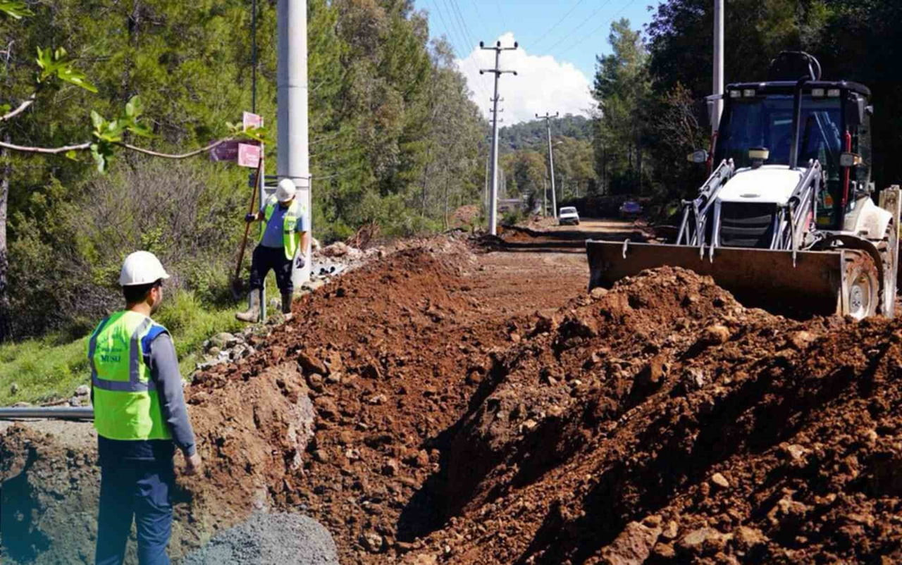 3 BİN 800 METRELİK SU İSALE HATTI YENİLENDİ