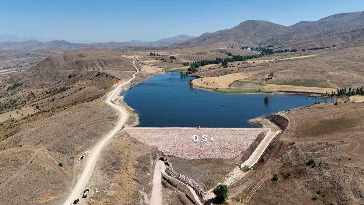 3 BİN 970 DEKAR ARAZİYİ SULAYACAK ULUÇAYIR GÖLETİ'NDE ÇALIŞMALAR SÜRÜYOR