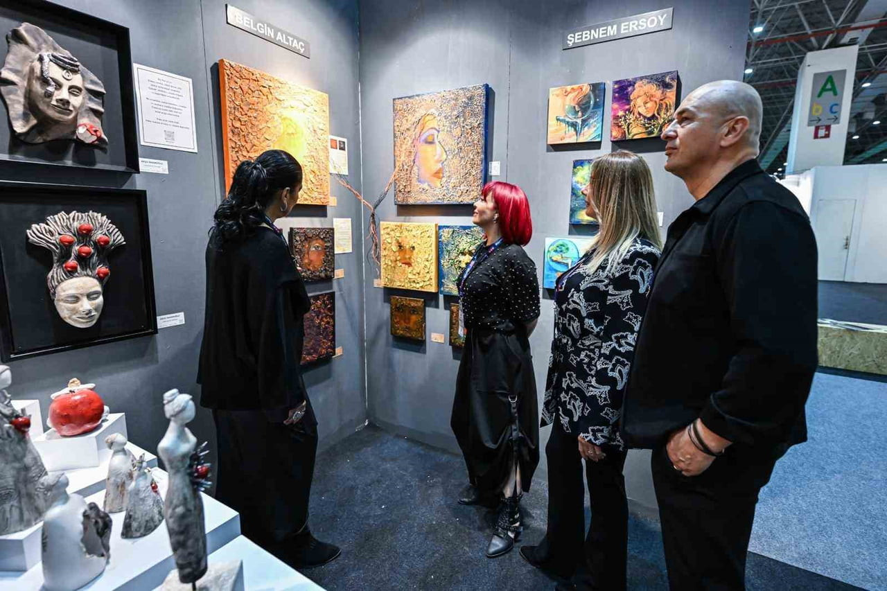 3. İAAF İZMİR SANAT FUARI, FUAR İZMİR’DE KAPILARINI AÇTI.