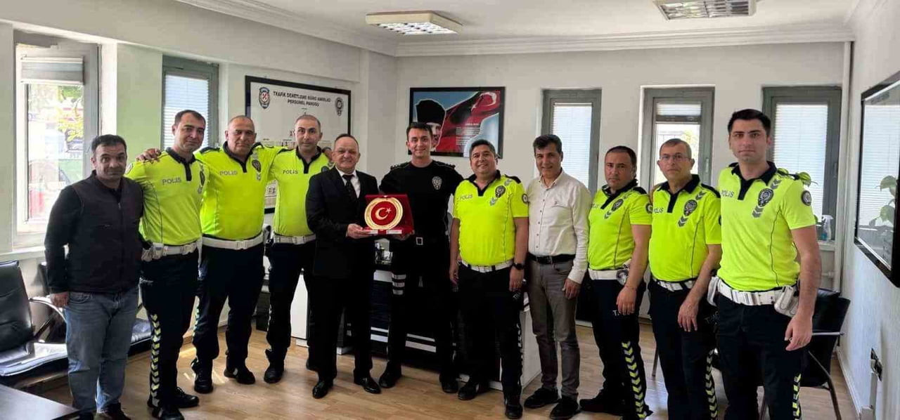 30 YILKIK POLİS MEMURU TUNCAY AYDIN ANONS EDEREK MESLEKE VEDA ETTİ