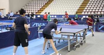 Amasya'da Masa Tenisi Türkiye Şampiyonası Başladı