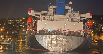 Gemi karaya oturdu, İstanbul Boğazı trafiğe kapandı! Ekipler seferber oldu