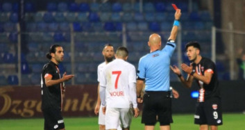 Ümraniyespor, Adanaspor'u Zora Soktu