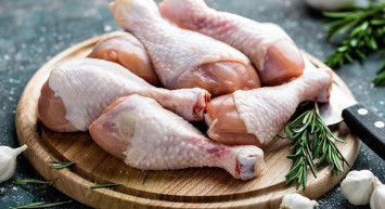 1 ton 200 kilogram tarihi geçmiş tavuk eti yakalandı