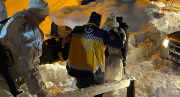 101 Yaşındaki Gülizar Nine Güçlükle Kurtarıldı