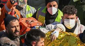 11 gün, 248 saat sonra enkaz altından kurtulan Aleyna’nın doktorundan ilk açıklama