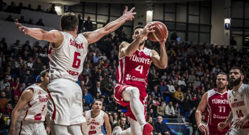 12 Dev Adam ilk maçına çıkıyor: Türkiye Karadağ maçı ne zaman ve hangi kanalda? Türkiye Karadağ maçı şifresiz mi?