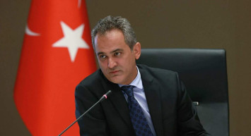 12. sınıflarda devamsızlıktan sınıfta kalma var mı? Son dakika! Milli Eğitim Bakanı Özer sınıfta kalma kararını duyurdu!