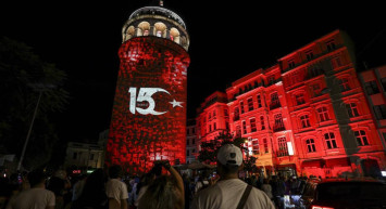 15 Temmuz mapping gösterileri görüntüleri! İstanbul'da mappingle 15 Temmuz yad edildi