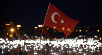 15 Temmuz resmi tatil mi? 15 Temmuz Demokrasi ve Milli Birlik Günü’nde toplu taşıma ücretsiz mi? 2023 resmi tatil günleri