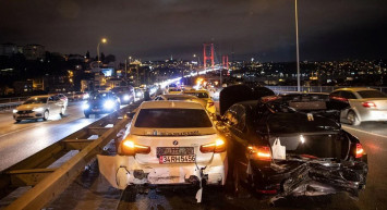 15 Temmuz Şehitler Köprüsü'nde çifte kaza: 7 araç karıştı, çok sayıda yaralı var