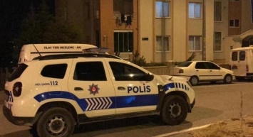 17 yaşındaki kız arkadaşını bacağından vurdu