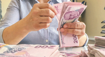 18 yaş üstü olan herkes kredi kartlarına baksın! O 3 banka limitleri arşa çıkardı