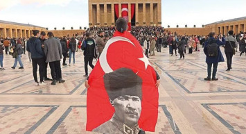 19 Mayıs'ın 103’üncü yıldönümünde Türkiye’nin dört bir yanı kırmızı-beyaz coşkuya büründü