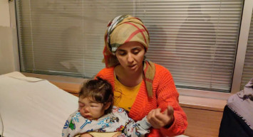 2 çocuğuyla enkaz altında kalmıştı: Üfleyerek çocuklarıma nefes aldırdım