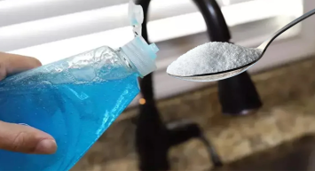 2 kaşık tuzu bulaşık deterjanına eklediğinizde şok geçireceksiniz! Etkisi anında açığa çıkacak