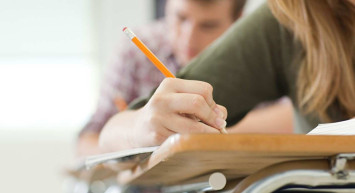 2 yıllık üniversite öğrencilerine af çıktı mı? Önlisans öğrencilerine af gelecek mi? 2022 öğrenci affı 2 yıllık bölümleri kapsıyor mu?