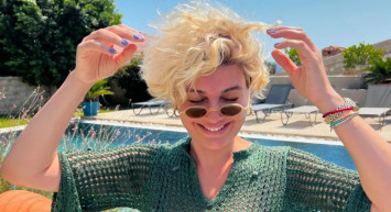 20 kilo verdi sosyal medyayı fethetti: Bergüzar Korel beyaz mayosuyla göz kamaştırdı