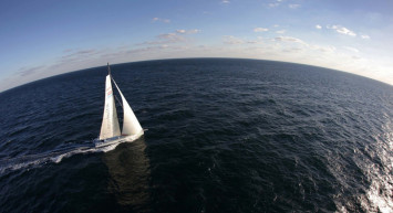 24 gün boyunca okyanusta mahsur kaldı: Bir kutu et suyu ile hayatta kaldı