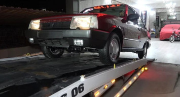 24 yıldır trafiğe çıkmıyordu! 1991 model Tofaş rekor fiyata satıldı!