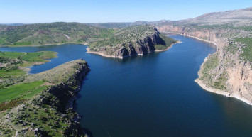 3 ülkeye hayat veriyor: Ortadoğu’nun en uzun akarsuyu