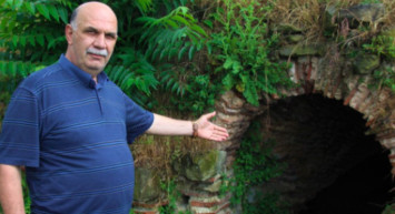 410 Yıllık Armas Manastırı Çöplüğe Döndü!